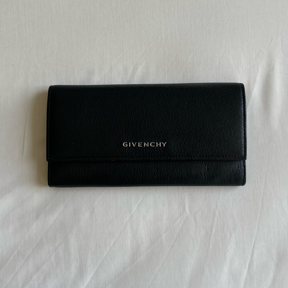 ❌SOLD❌Givenchy Classic Black Leather Clutch
